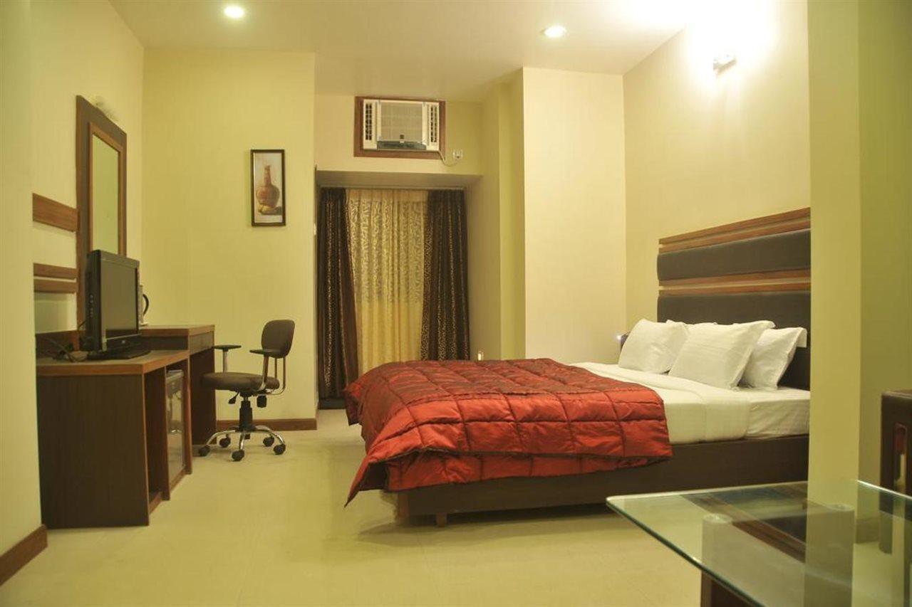 فندق Jk Residency Kelakam المظهر الخارجي الصورة