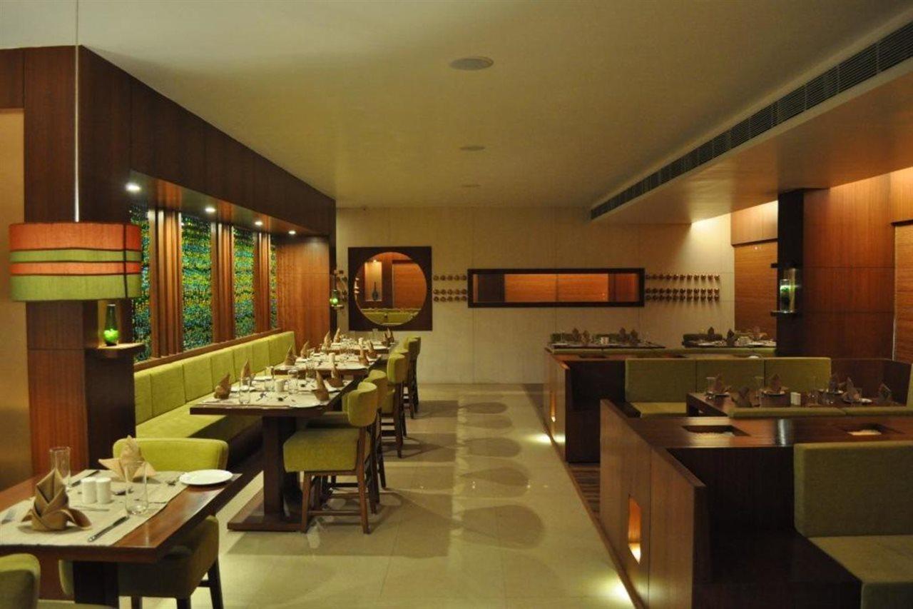 فندق Jk Residency Kelakam المظهر الخارجي الصورة