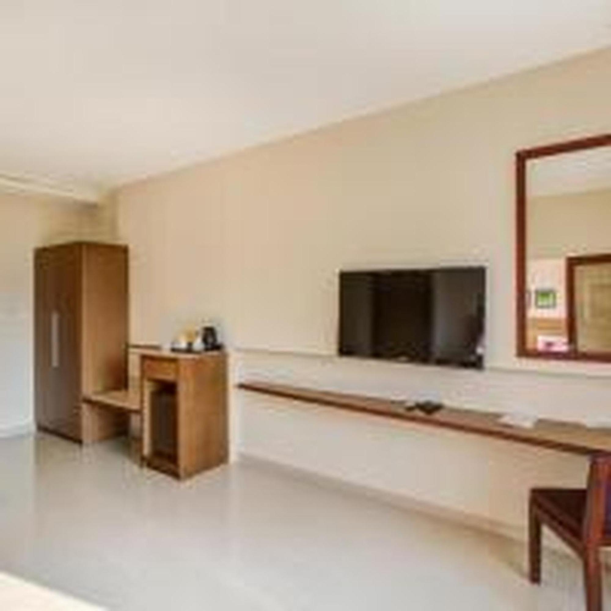 فندق Jk Residency Kelakam المظهر الخارجي الصورة