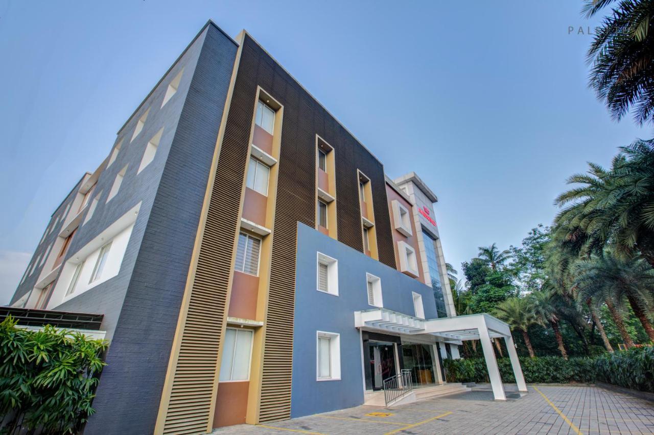 فندق Jk Residency Kelakam المظهر الخارجي الصورة